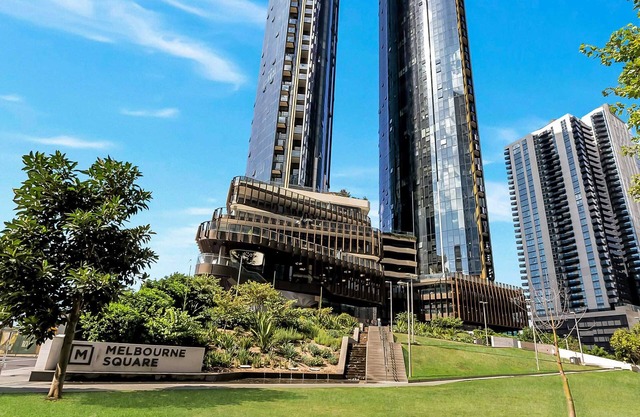Melbourne Square Apartments