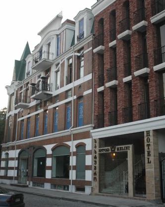 MELINI Boutique Hotel