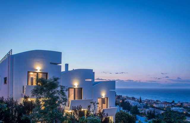 Melissi Villas 2 - Villa Clif Edge de tres dormitorios con magníficas vistas al mar