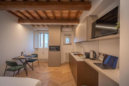 Melo 14 - Boutique Studio Nel Centro - ItalyWeGo