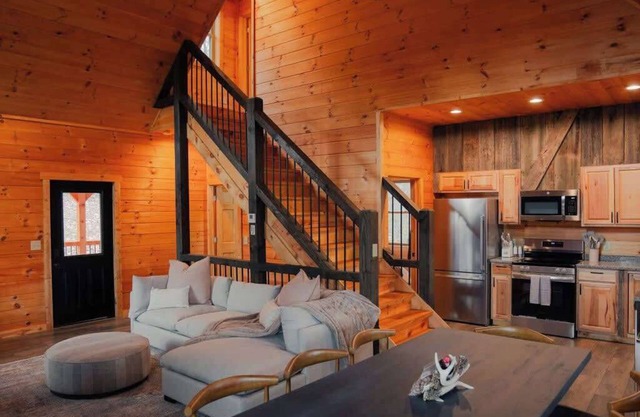 Memories at Hillside | Modern Cabin Hocking Hills