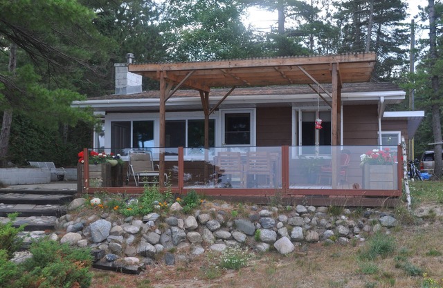 Los recuerdos de toda una vida: Classic actualizado lago Michigan pino nudoso Cottage
