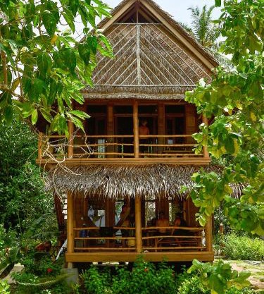 Mentawai Surfing Fishing
