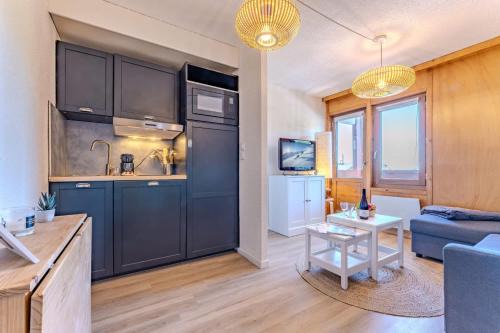 Meribel Ski In Mountain Flat with Balcony and Sleeps 6 MV 31