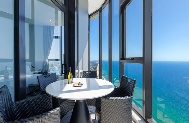 Meriton Suites Surfers Paradise