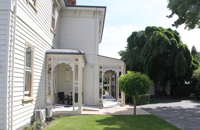 Merivale Manor