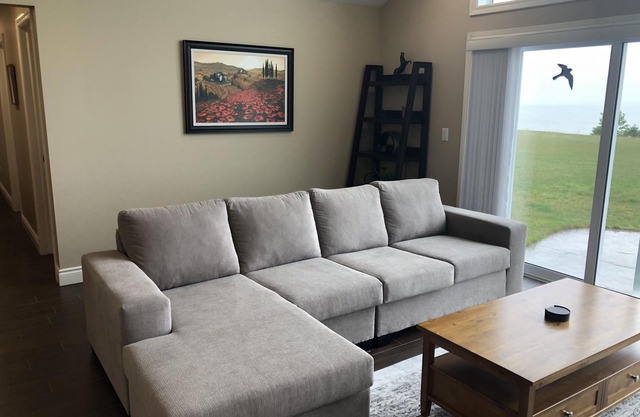 Merlin Home With Amazing Lake Erie Views