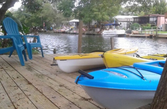 Mermaid Cove ~ Weeki Wachee River Retreat (incluye Kayaks / Canoas)