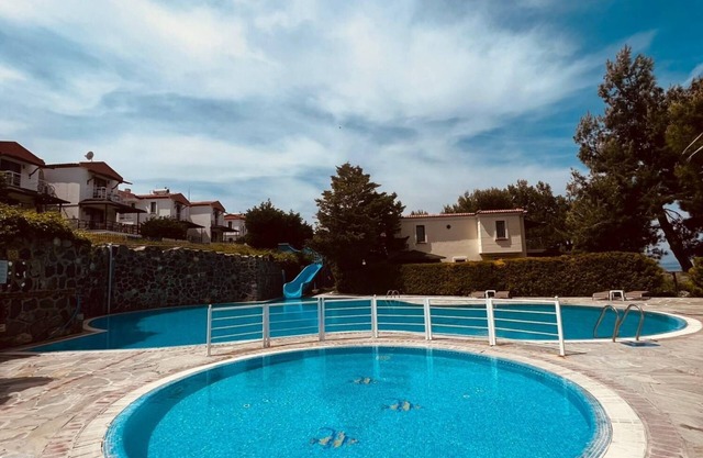 Mesmerizing Flat with Shared Pool in Cesme