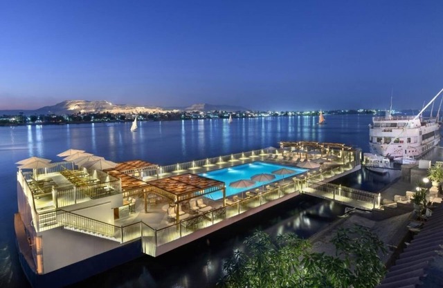 Mesmerizing Nile Views from Comfortable Room Close to Attractions - with Pool