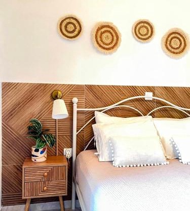 Mesogitonia House