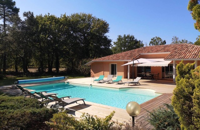 MEESSANGES, hermosa casa tranquila con piscina