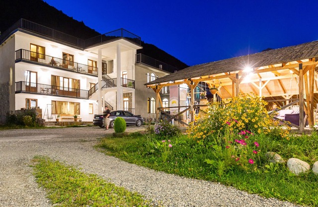 Mestia Hotel Level