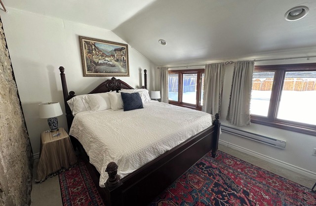 Metcalfe Suites - OldStone Alcove