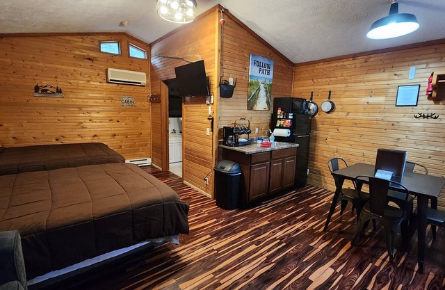 Methner's High Bridge Cabin #1
