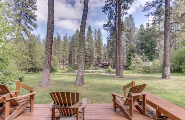 The Ultimate Metolius Experience: lujosa cabaña en el río Metolius con chimenea, cable y gratis