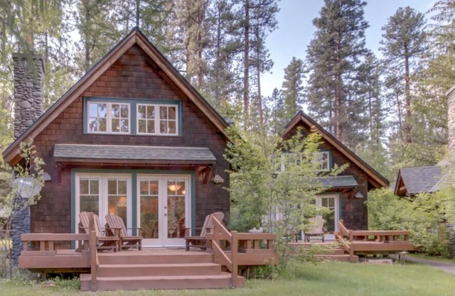 Experimente la naturaleza en esta cabaña de lujo frente al río en el río Metolius