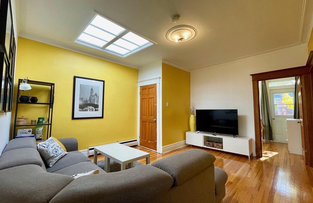 Metro Crémazie - 2 Bedrooms Queen beds