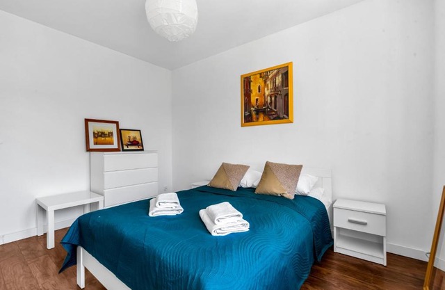 Metro Ratusz Arsenał Homely Apartment