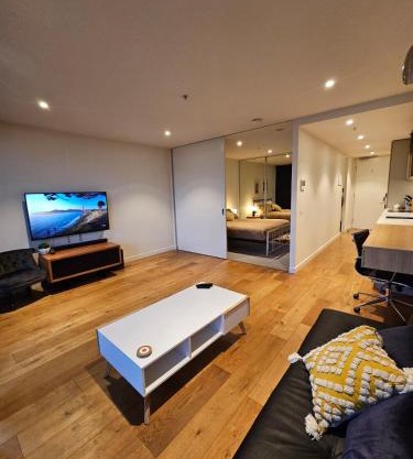 Metro Retreat on Burnley