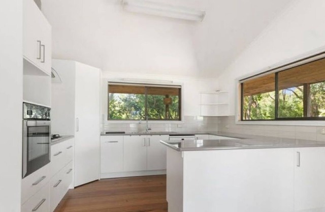 Metung Farmhouse set on 2 acres