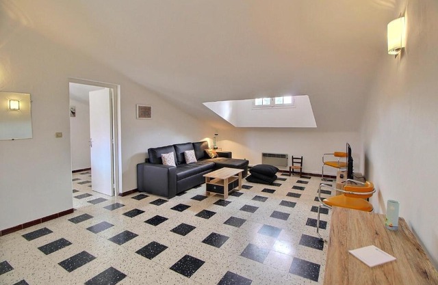 Meublé trois étoiles au premier étage d’une maison typique