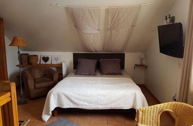 Meublé N°1 - La Mansarde-Dúplex-Baño con ducha-Apartamento-Vista al Jardín