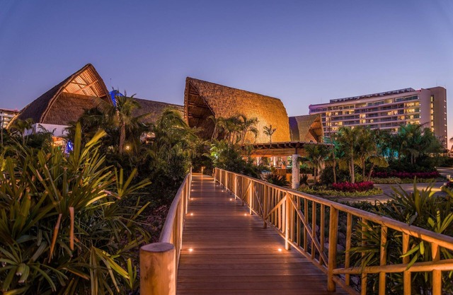 Mexico's Disneyland Suites - Studio, 1 bedroom and 2 bedroom available