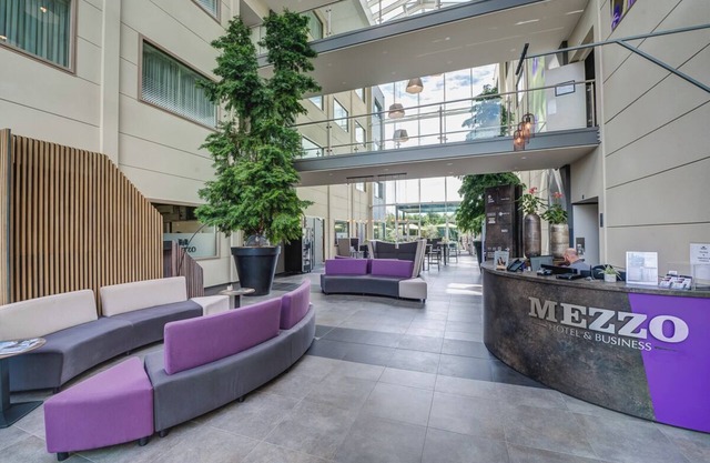 Mezzo Hotel & Business