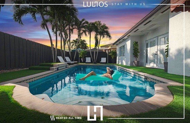Miami 4BR Retreat: Heated Pool, Gazebo & Foosball