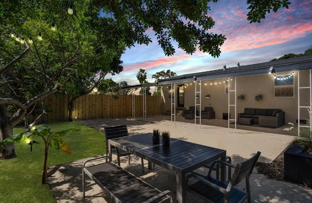 Miami Luxury Chill close to: South Beach/Airport/Wynwood/Design District/4 free gated Parking