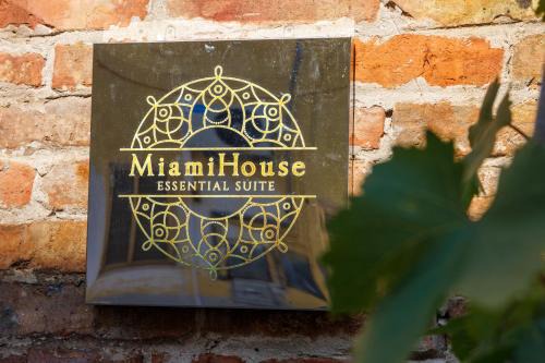 MiamiHouse Essential Suite