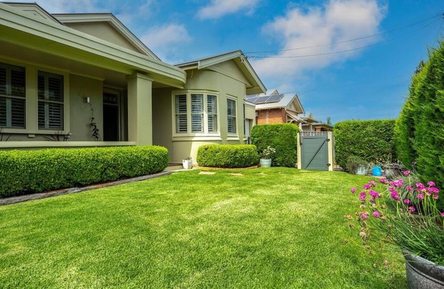'Micah House' A Central Mudgee Art Deco Hideaway
