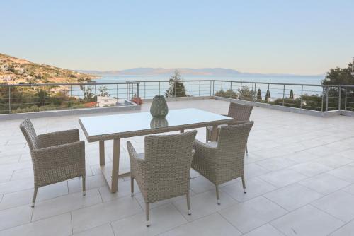 Micky's SeaView Gem