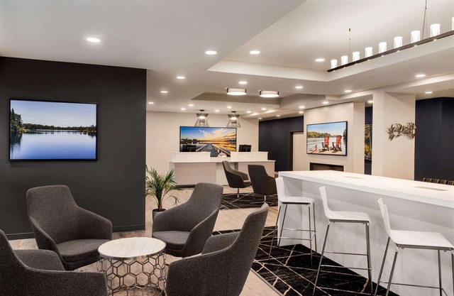 Microtel Inn & Suites by Wyndham Aurora