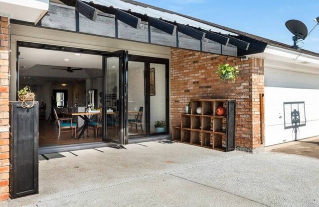 Mid-Century Modern 3 Bed, 2 Bath with a Pool