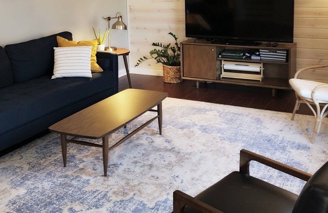 Mid Century Modern home 4Bdrm plus