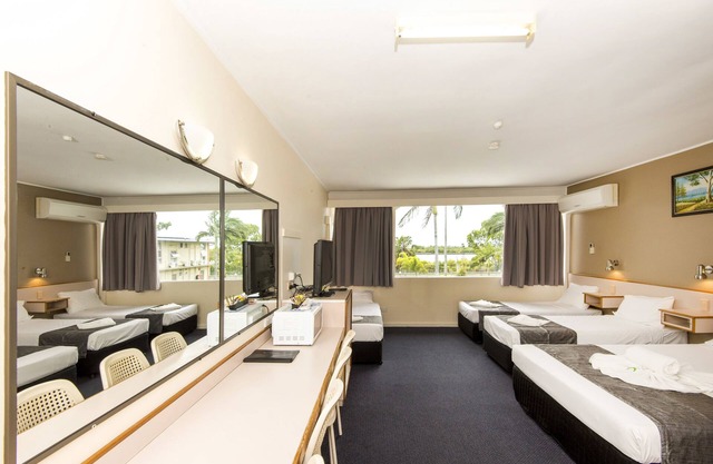 Mid City Motor Inn