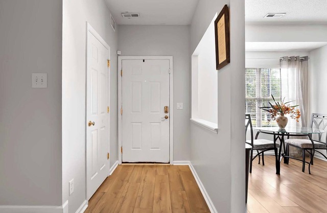 Mid-Term Peaceful, Central, & Move In Ready Rental — 10 Min to Downtown Raleigh!
