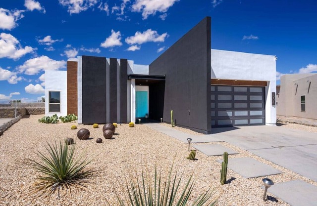 Midcentury Modern Oasis Eastside
