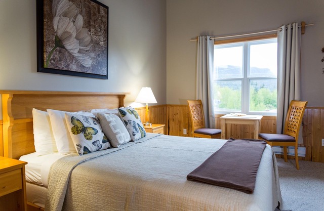 Middle Brook Cottages & Chalets