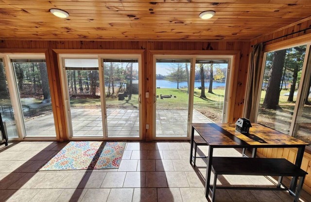 Middle Lake Cozy Cottage - Hosted by Simple Lyfe Stays
