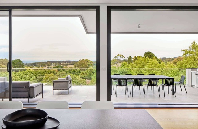 Middle of the Hill | Countryside Estate