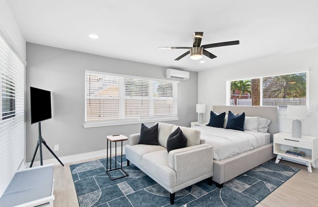 Middle River Suites Unit #4