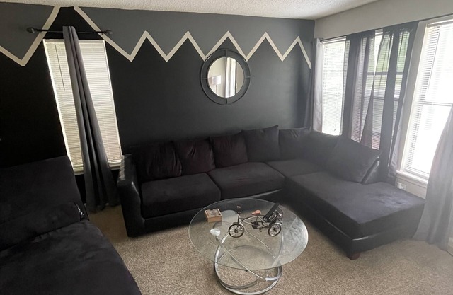 Midtown 2 Level Private Apartment