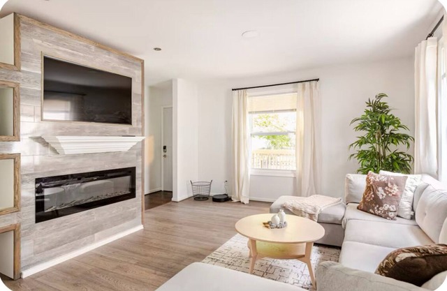 Midtown Mini Hideaway: NEW LISTING!! Cozy House/ Free parking/ Fast Wifi