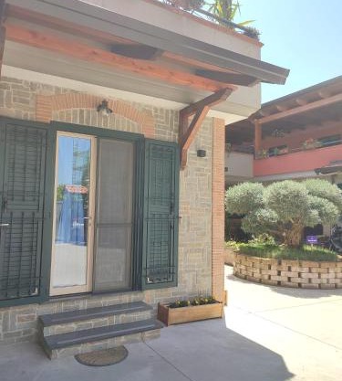 Midway House Italy