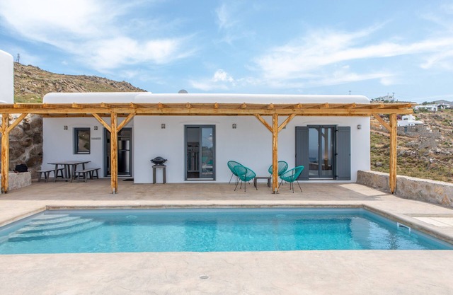 Mikri Villas