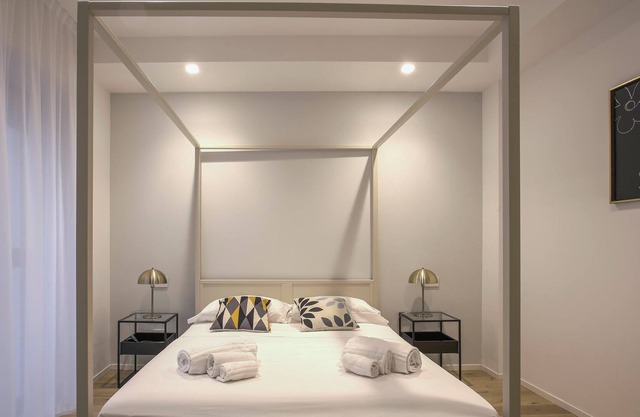 Milan Chic Luxury Apartments-hosted by Sweetstay