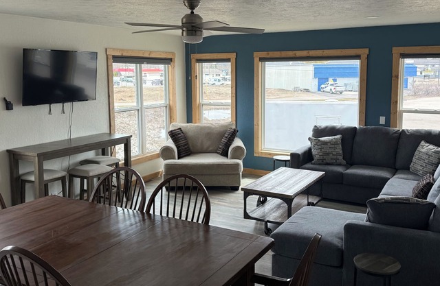 Mill Street Upper Apartment